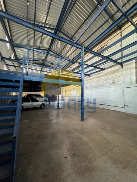 Prédio Inteiro para alugar, 264m² - Foto 1